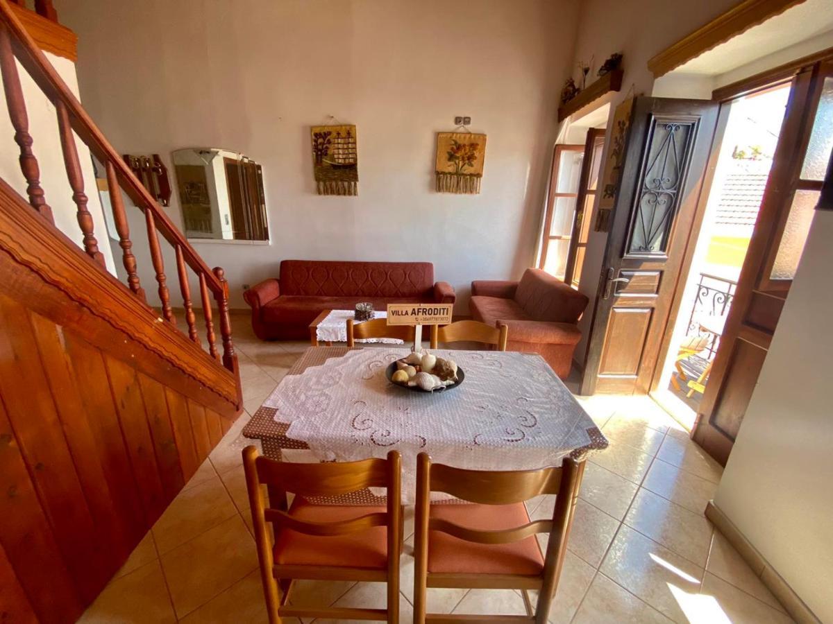 Villa Afroditi Chalki Town 外观 照片